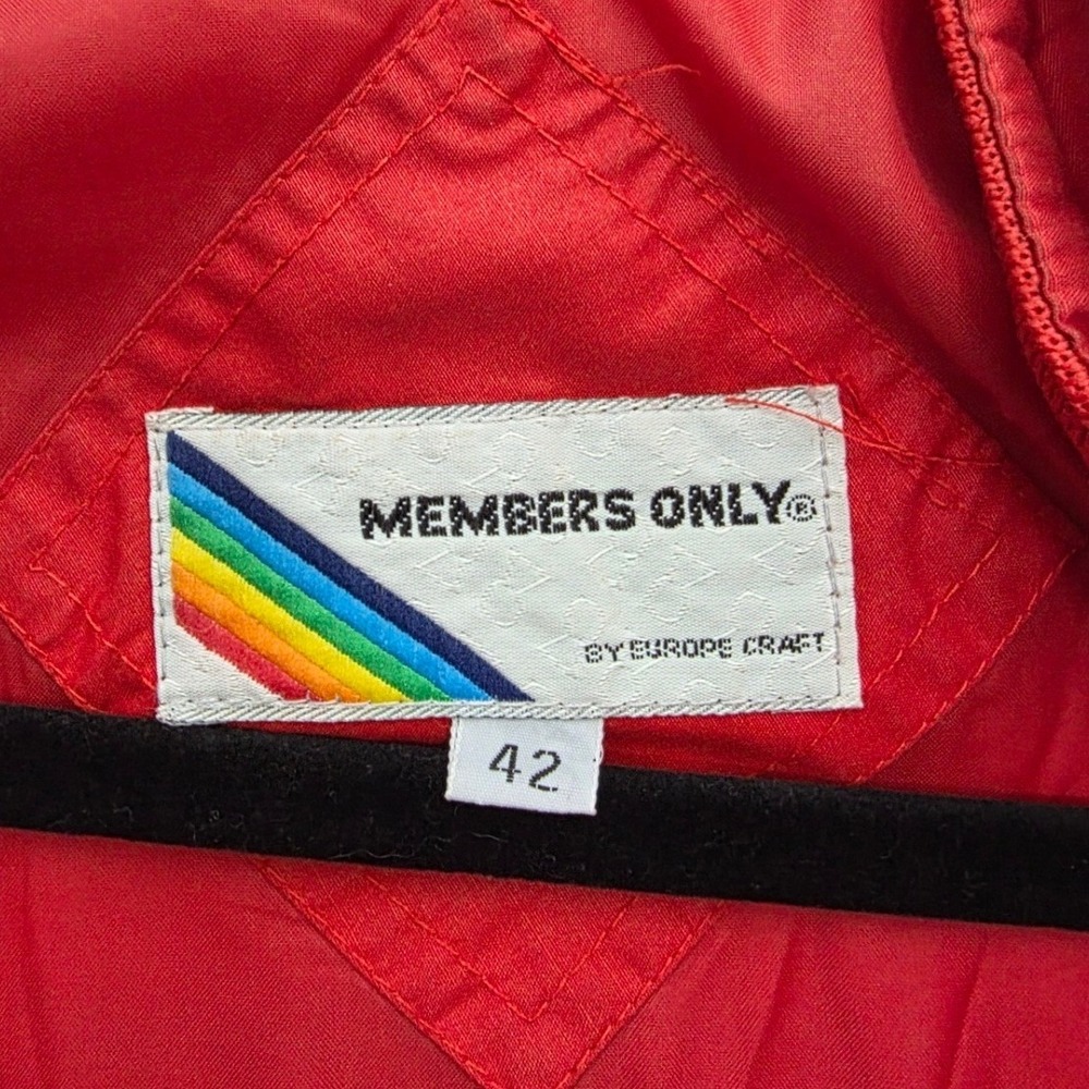 Members Only Iconic Cafe Racer Jacket 42 Red Vintage 80s Rainbow Tag